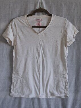Women's V-neck Plain White T-shirt